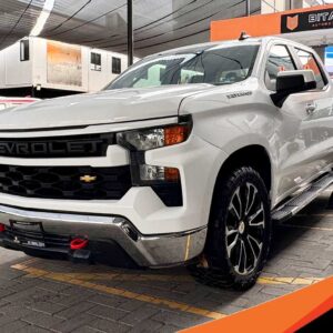 Chevrolet Silverado Wt Doble Cabina 4x4 V8 2022
